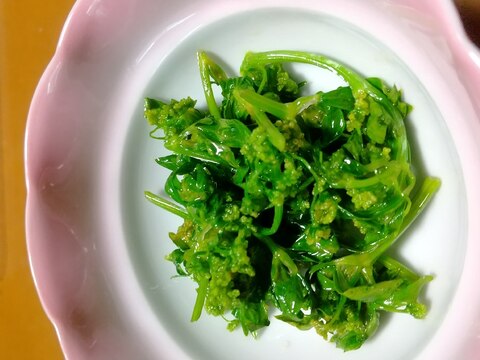 セロリの花で！ゴマ油炒